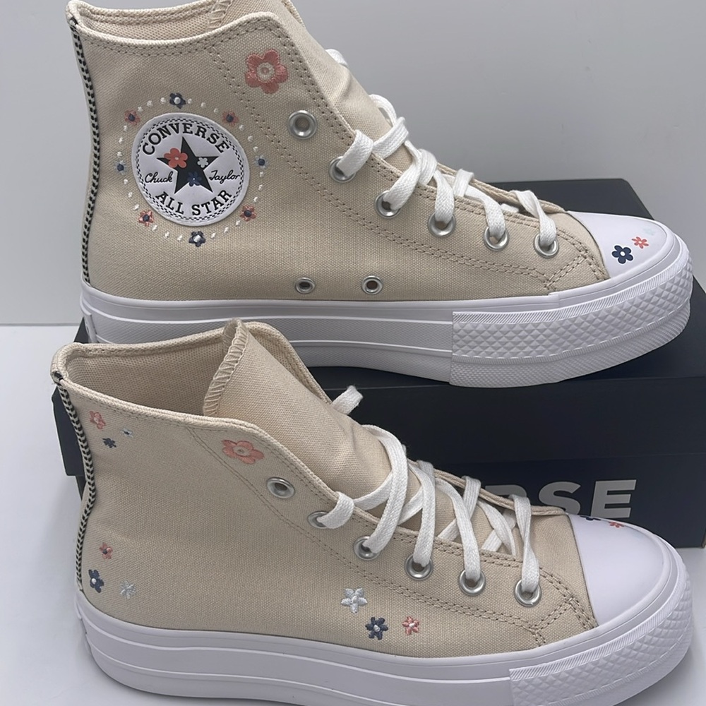 Converse Women's Cream High-Top Platform Sneakers A14265C
CTAS LIFT HI
LIGHT DUN - Picture 3 of 16